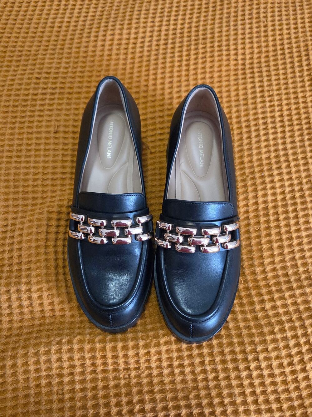 Antonio Melani Brooklyn Loafer Black Genuine Leather Chain-Trim Loafers EUC 6.5